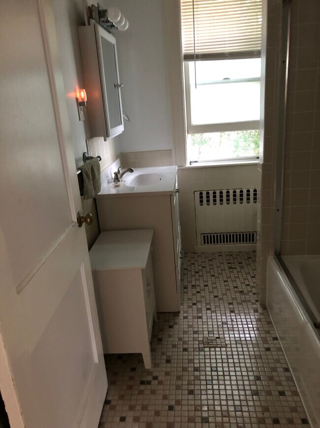 Building Photo - 75 Varnum St