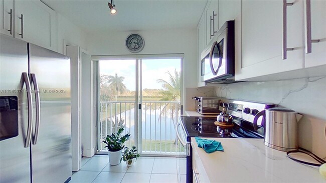 Foto del edificio - 5725 NW 109th Ave