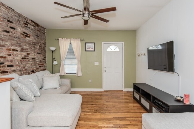 Foto del edificio - 4048 Walsh St
