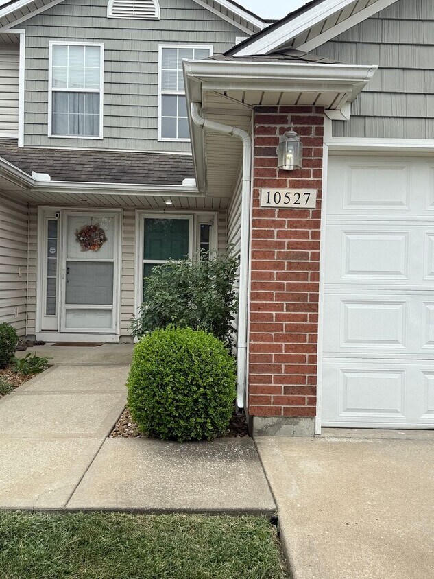 Foto principal - 10527 E 46th Terrace