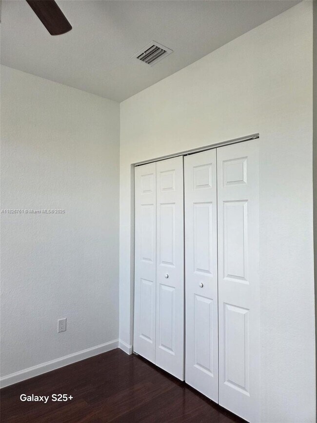 Foto del edificio - 490 NE 21st Terrace