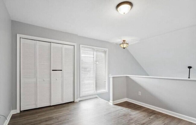 Foto del edificio - Welcome to Hampton Club – a gated community offering comfort, convenience, and peace of mind!