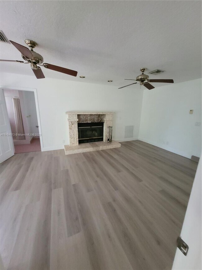 Foto del edificio - 17250 38th Ln N
