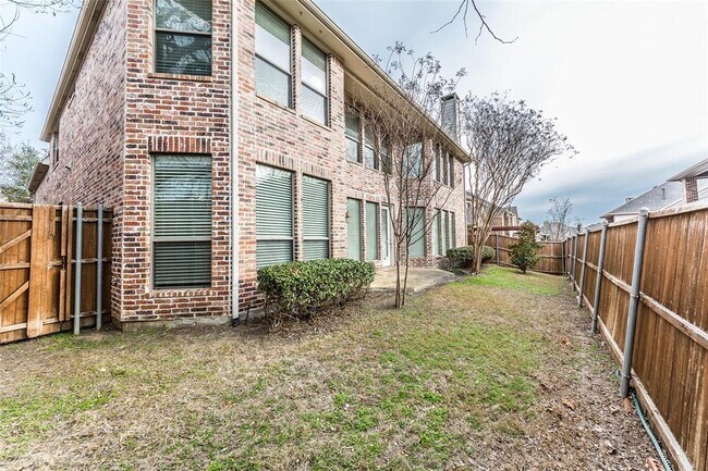 Building Photo - 1505 Willingham Dr