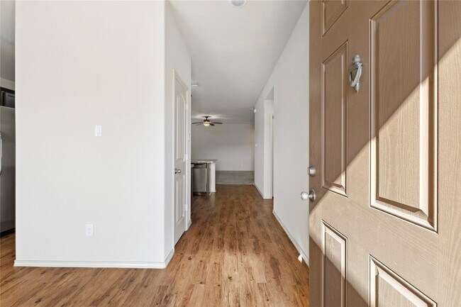 Foto del edificio - 24407 Pigeon Berry Dr