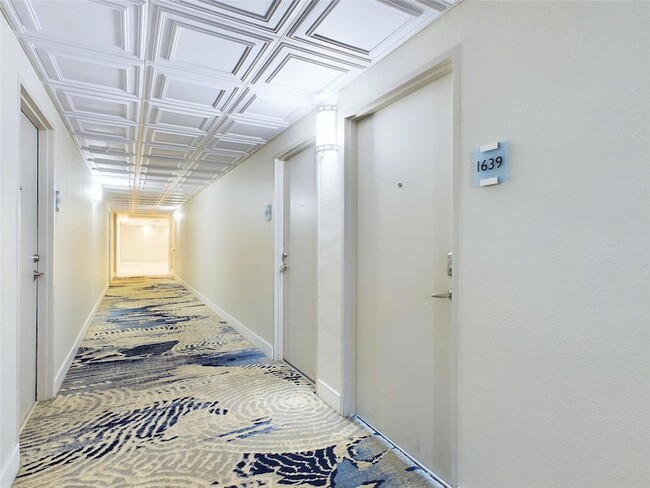 Building Photo - 3001 S Ocean Dr