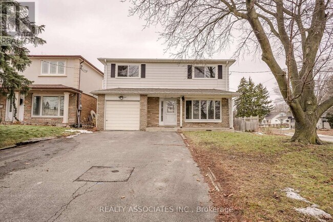 Photo du bâtiment - 358 Lawson Rd