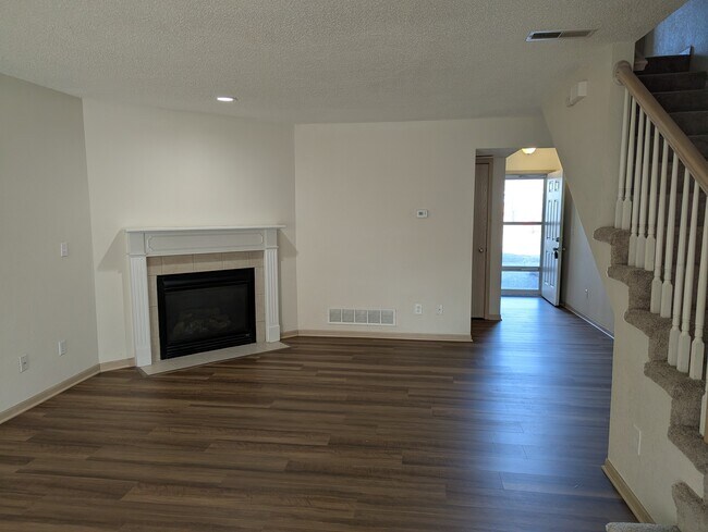 Sala de estar - 203 W Nicholas Dr