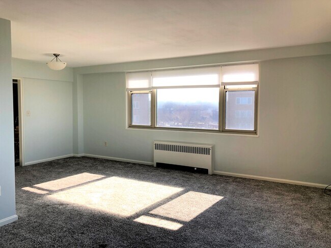 Great Room/Dining area - 11820 Edgewater Dr