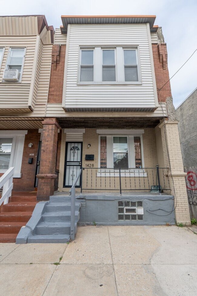 Building Photo - 1428 S 27th St