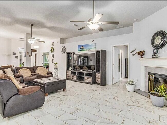 Building Photo - 6376 Apple Ridge Dr