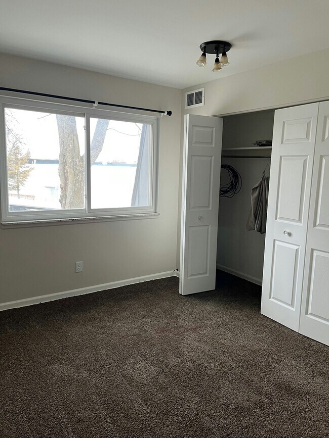 Foto del edificio - 201 Provincial Ct