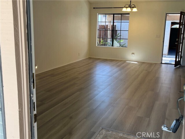 Foto del edificio - 537 S College Ave