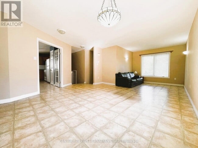 Photo du bâtiment - 567 Sprucewood Dr