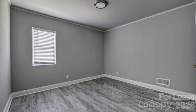 Foto del edificio - 910 E 6th Ave