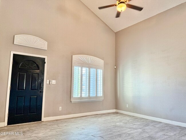 Building Photo - 13773 Paseo Central Ave