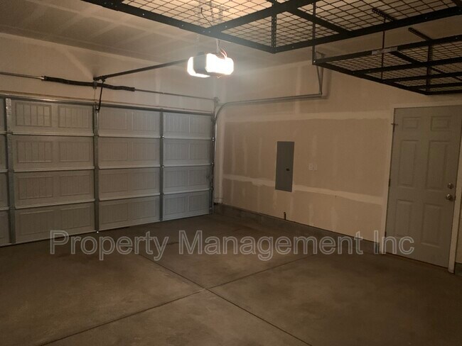Building Photo - 4235 Prairie Agate Dr