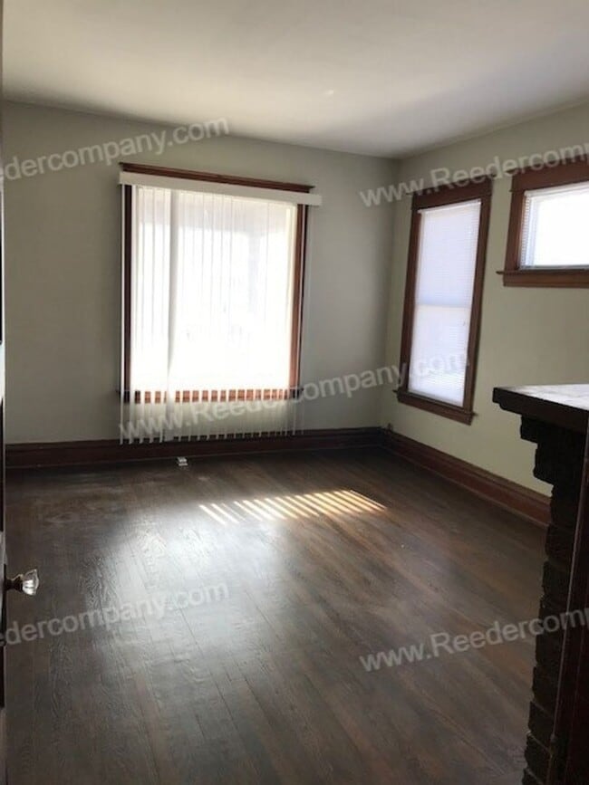 Building Photo - 441 Highland St