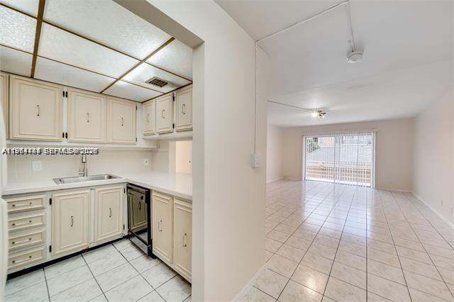 Foto del edificio - 4848 NW 24th Ct