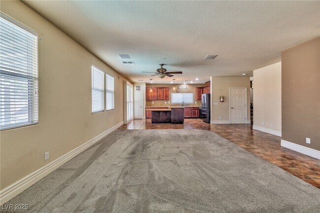 Foto del edificio - 5025 W Lone Wolf Ave