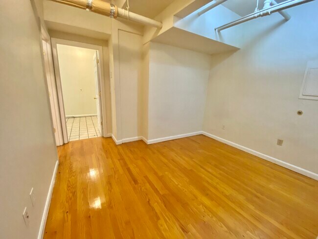 Building Photo - 70 Saint Stephen St