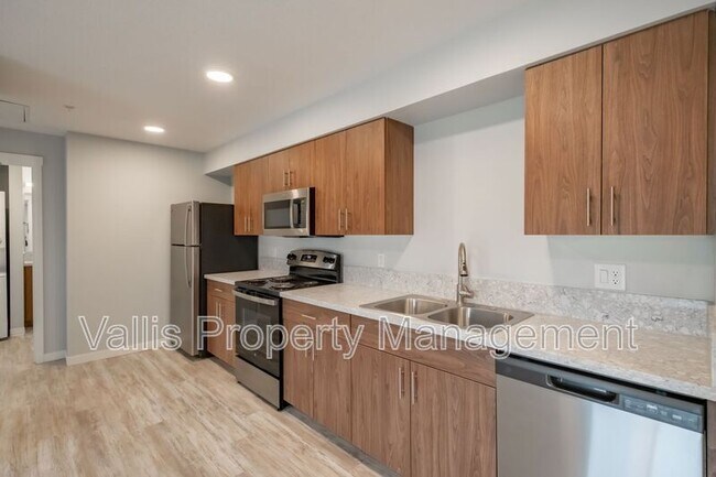 Building Photo - 13001 S Crompton Lane