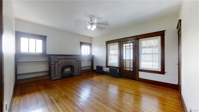 Building Photo - 425 Johnson St