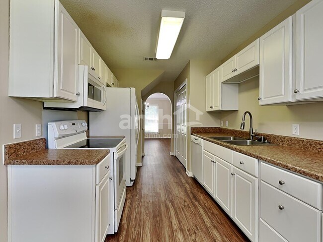 Foto del edificio - 130 Parkview Rd