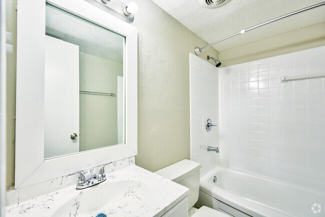 1BR, 1 BA - 497SF - Bathroom - North Hills Crest