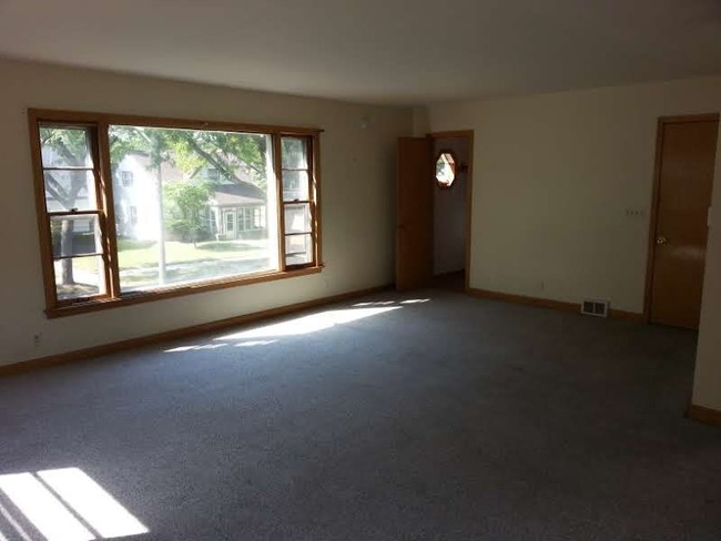 Building Photo - 3212 N 54th St