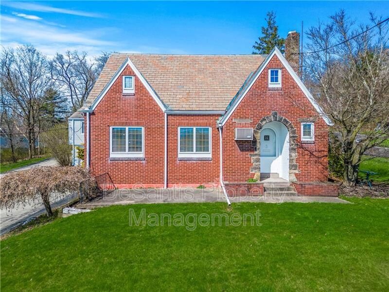 Foto principal - 4499 Mt Royal Blvd