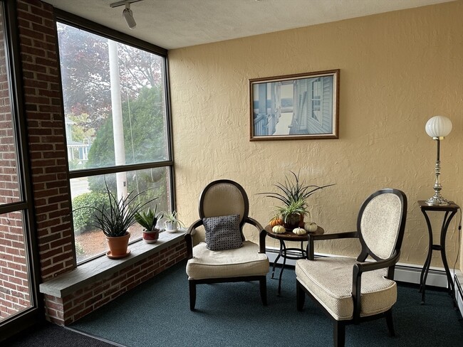 Building Photo - 95 Nahant St