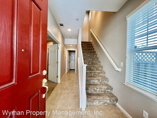 Building Photo - 3 br, 3 bath House - 720 Wintergreen Court