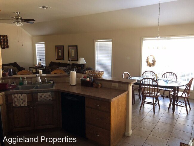 Foto del edificio - 3 br, 3 bath House - 3707 Dove Crossing