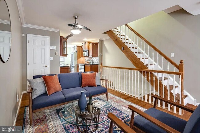Building Photo - Beautiful 2 bed 1.5 bath home in East Pass...