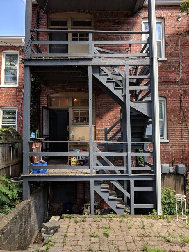 Building Photo - 118 S Colonial Ave