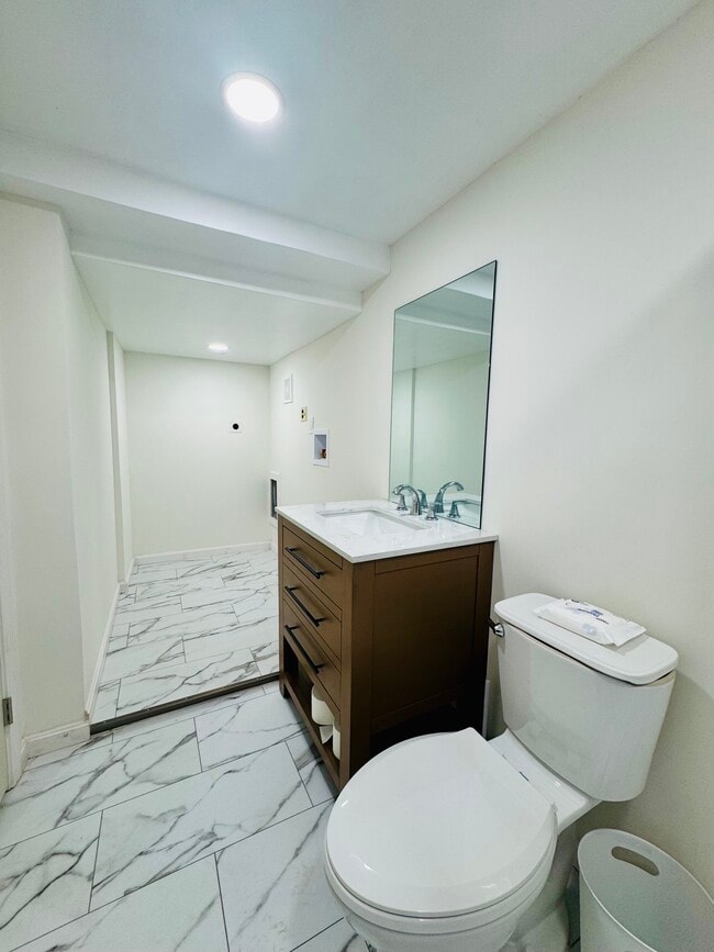 Foto del edificio - Lovers Lane Basement