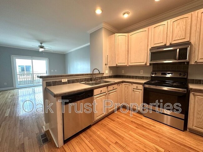 Building Photo - 1815 Dogwood Rd