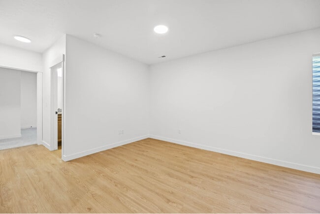 Building Photo - 3509 E 1120 S