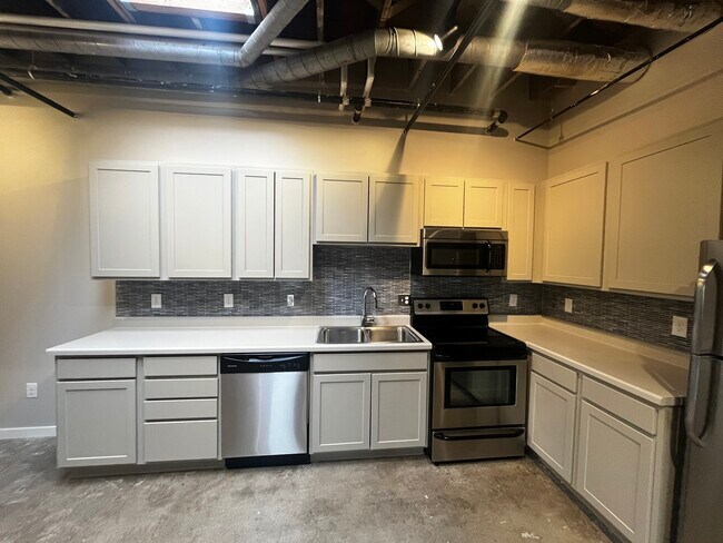 Building Photo - 3814 Farnam St