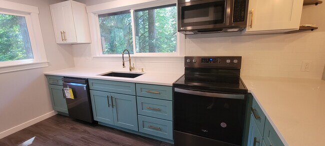Building Photo - 6277 Lariat Plz