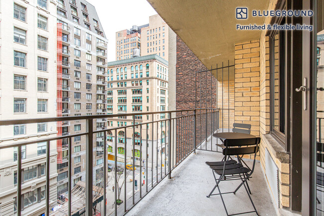Building Photo - 77 5th Ave