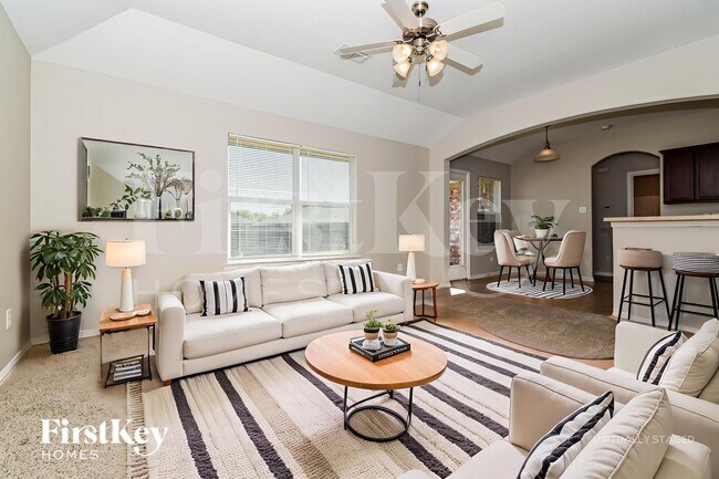 Building Photo - 1818 Willowbrook Dr