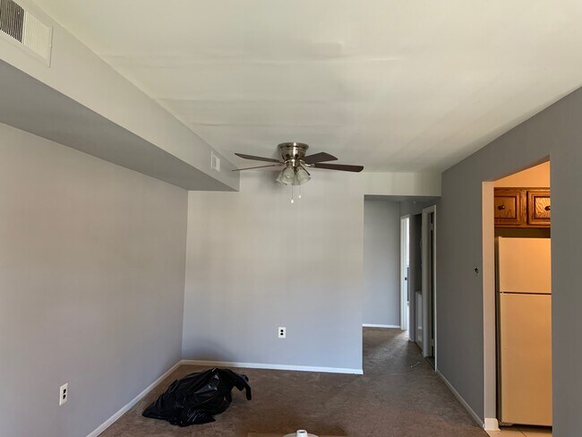 Comedor - 2002 Arthur St