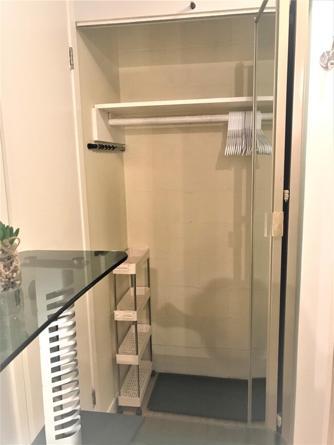 Building Photo - 314 Frank St