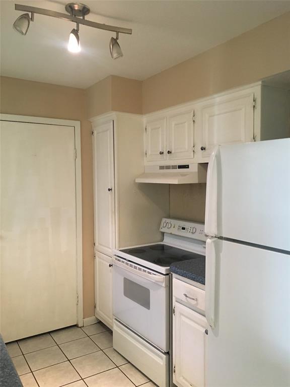 Foto del edificio - 13480 S Thorntree Dr