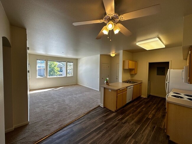 Interior Photo - Sterling Oaks Luxury Apartments