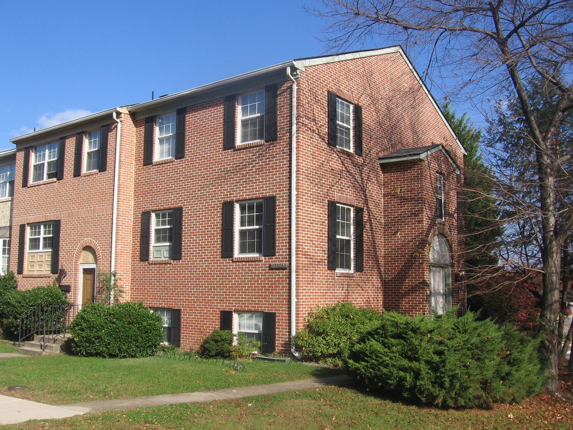 15339 Watermill Terrace, Woodbridge, VA 22191 Townhome Rentals in