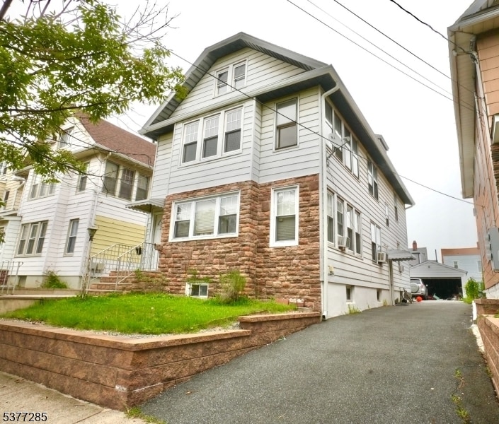 Foto principal - 24 Hornblower Ave