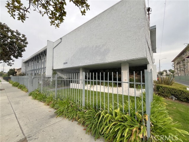 Primary Photo - 12926 Doty Ave